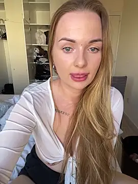 ElenaRebelle online show from September 28, 6:31 am