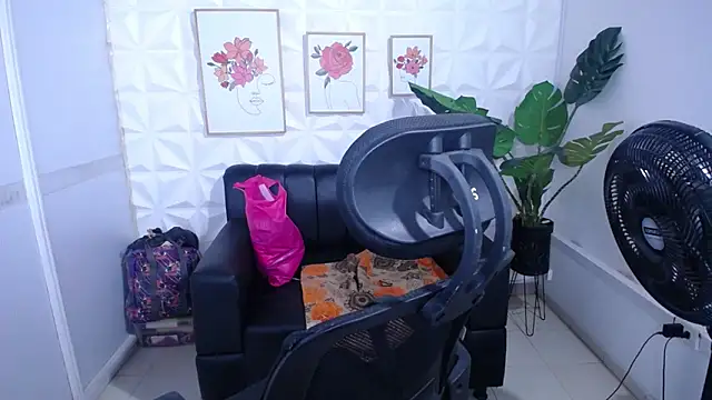 Valentinaa mature online show from November 30, 4:49 am