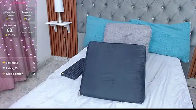 gisellsaenz online show from October 4, 8:24 pm