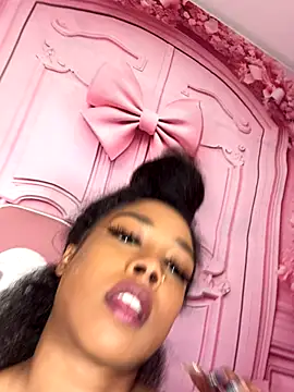 mismialove online show from December 18, 12:32 pm